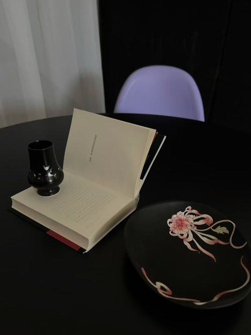 BLOOMÉ XG022 — Chrysanthemum Plate; source ZIP-0170