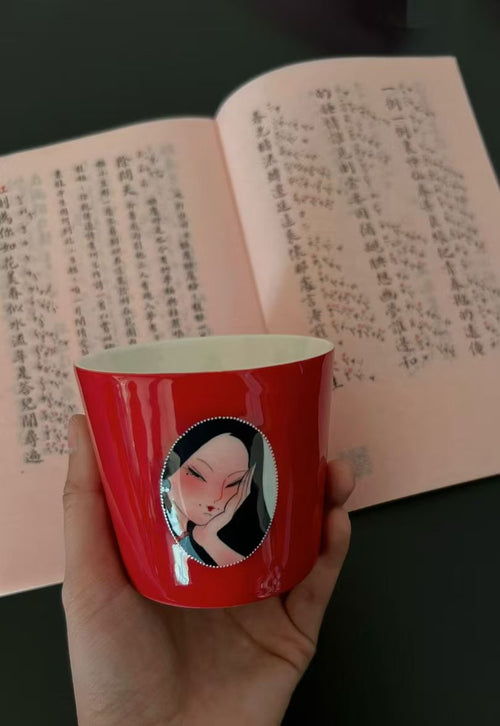 BLOOMÉ XG039 — Court Lady Wide-Rim Cup; source ZIP-0305